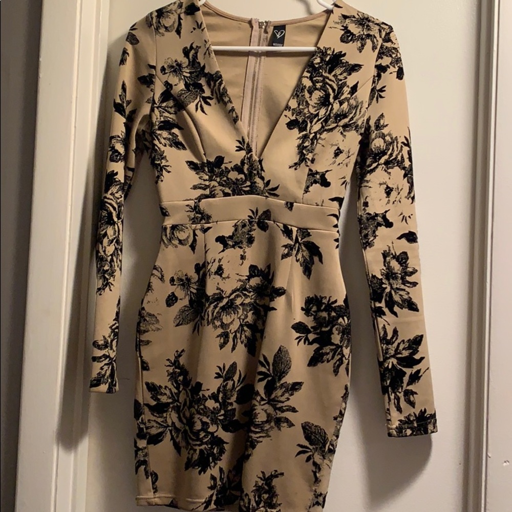 Long sleeve tan and black dress
